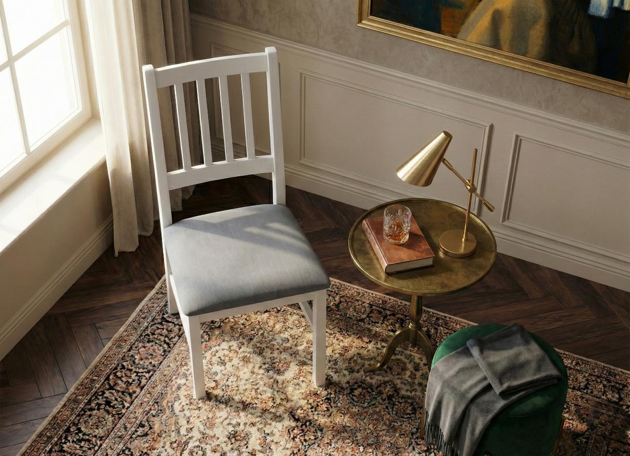 Drewniane krzesło białe z poduszką w aranżacji Armano 4